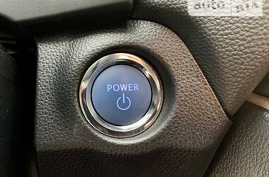 Позашляховик / Кросовер Toyota RAV4 2019 в Дніпрі