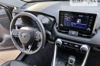 Позашляховик / Кросовер Toyota RAV4 2019 в Дніпрі