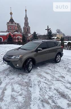 Позашляховик / Кросовер Toyota RAV4 2015 в Кам'янському