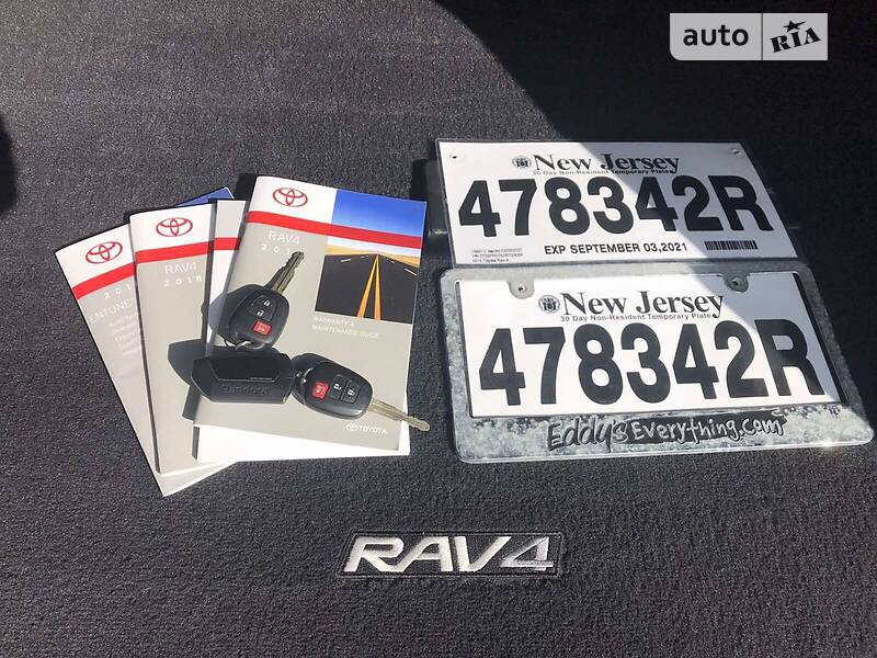 Внедорожник / Кроссовер Toyota RAV4 2017 в Черкассах