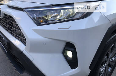 Внедорожник / Кроссовер Toyota RAV4 2022 в 
