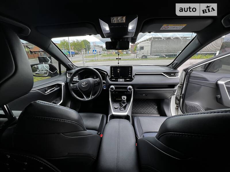 Внедорожник / Кроссовер Toyota RAV4 2020 в Хмельницком
