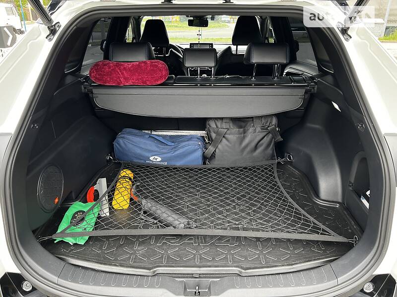 Внедорожник / Кроссовер Toyota RAV4 2020 в Хмельницком
