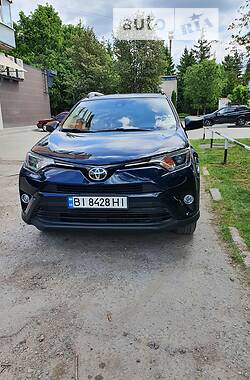 Внедорожник / Кроссовер Toyota RAV4 2018 в Полтаве