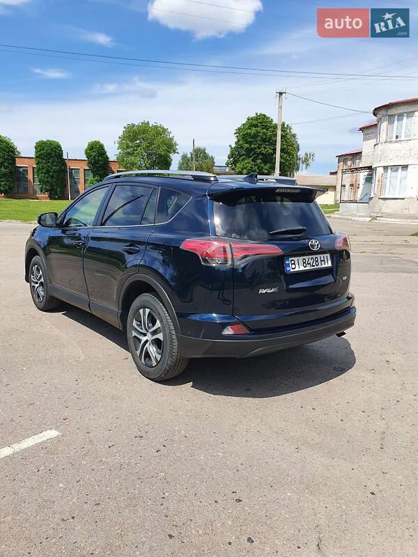 Позашляховик / Кросовер Toyota RAV4 2018 в Полтаві