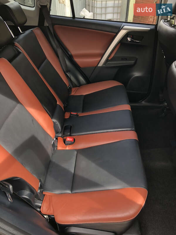 Позашляховик / Кросовер Toyota RAV4 2014 в Івано-Франківську