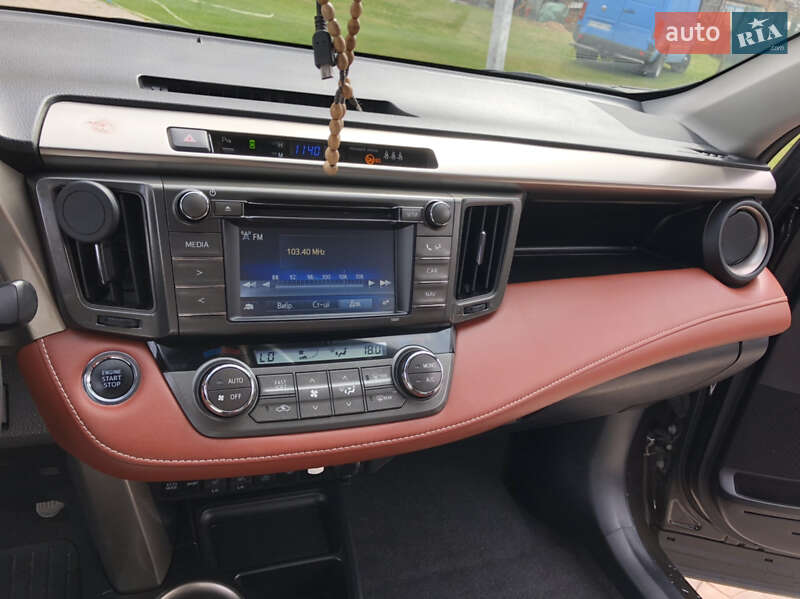 Позашляховик / Кросовер Toyota RAV4 2014 в Івано-Франківську
