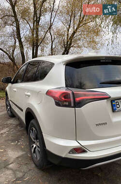 Позашляховик / Кросовер Toyota RAV4 2015 в Кременчуці