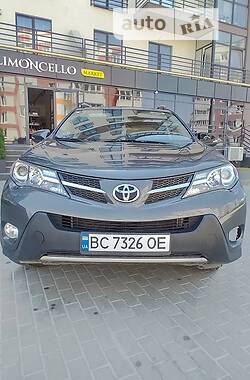 Позашляховик / Кросовер Toyota RAV4 2014 в Новояворівську