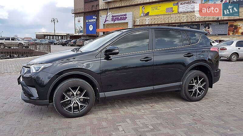Позашляховик / Кросовер Toyota RAV4 2016 в Кропивницькому