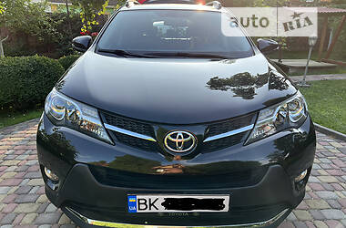 Внедорожник / Кроссовер Toyota RAV4 2013 в Ровно
