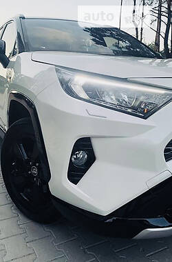 Внедорожник / Кроссовер Toyota RAV4 2018 в Киеве