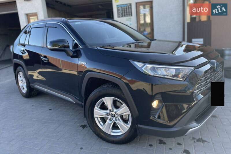 Внедорожник / Кроссовер Toyota RAV4 2021 в Чернигове