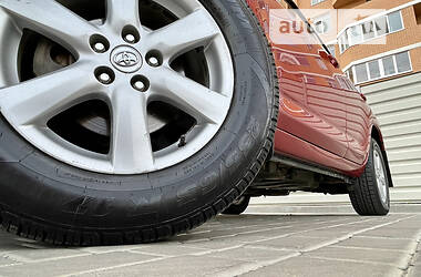 Внедорожник / Кроссовер Toyota RAV4 2008 в 