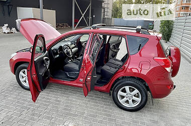 Внедорожник / Кроссовер Toyota RAV4 2008 в 