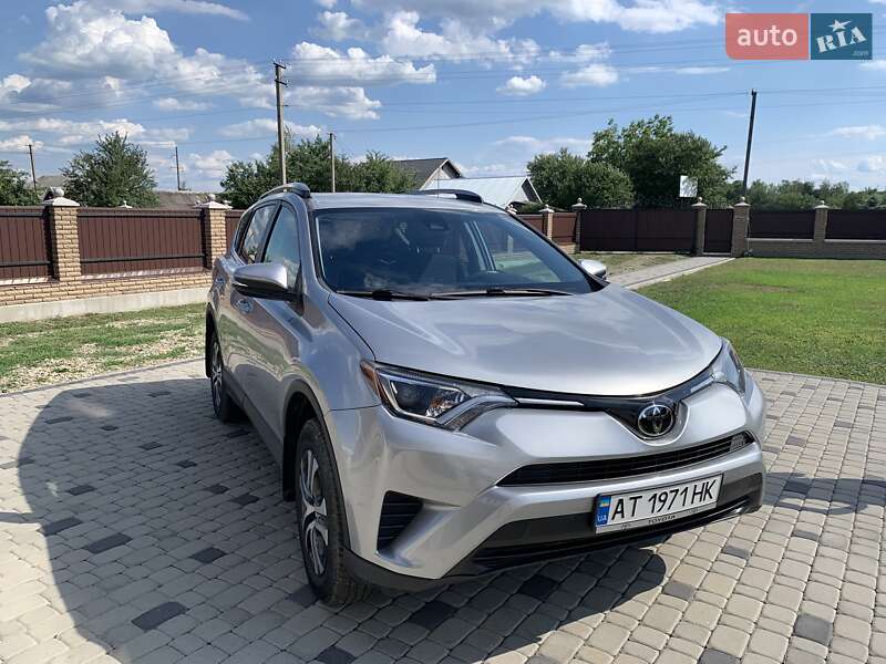 Позашляховик / Кросовер Toyota RAV4 2016 в Коломиї