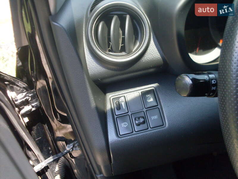 Внедорожник / Кроссовер Toyota RAV4 2010 в Николаеве