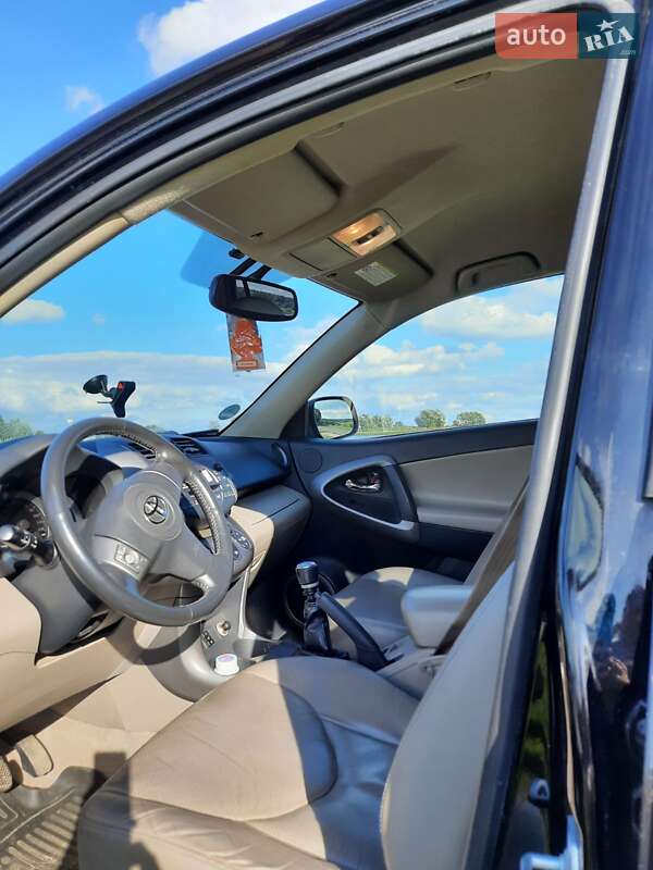 Позашляховик / Кросовер Toyota RAV4 2006 в Бродах