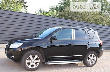 Внедорожник / Кроссовер Toyota RAV4 2008 в Нововолынске