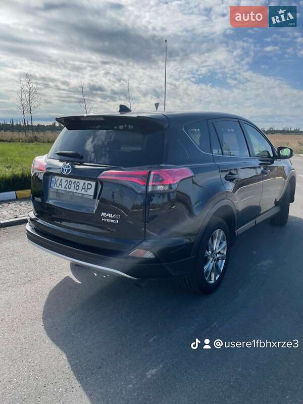 Внедорожник / Кроссовер Toyota RAV4 2016 в Ирпене
