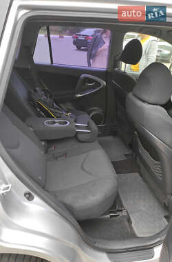 Внедорожник / Кроссовер Toyota RAV4 2006 в Киеве