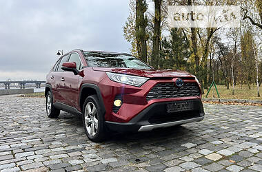 Внедорожник / Кроссовер Toyota RAV4 2019 в Киеве