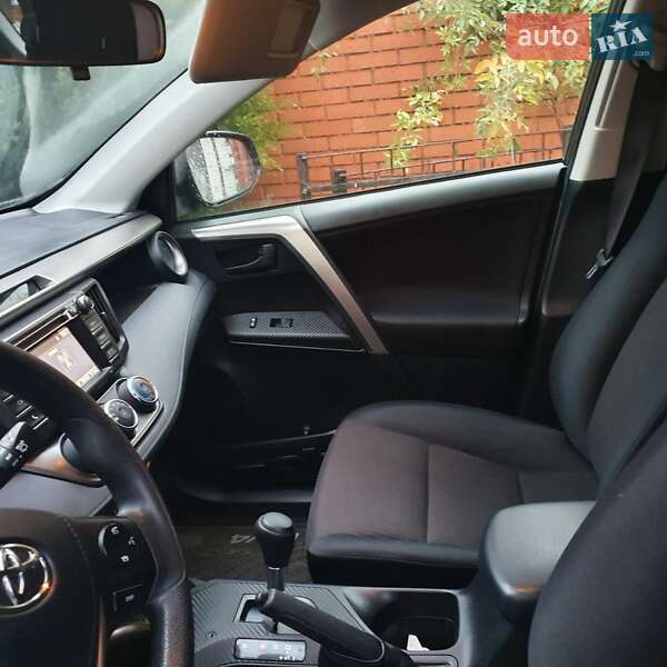Внедорожник / Кроссовер Toyota RAV4 2015 в Днепре