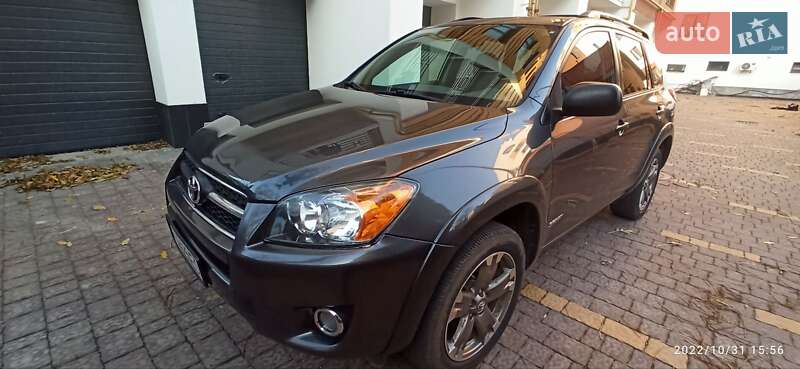 Внедорожник / Кроссовер Toyota RAV4 2012 в Ивано-Франковске