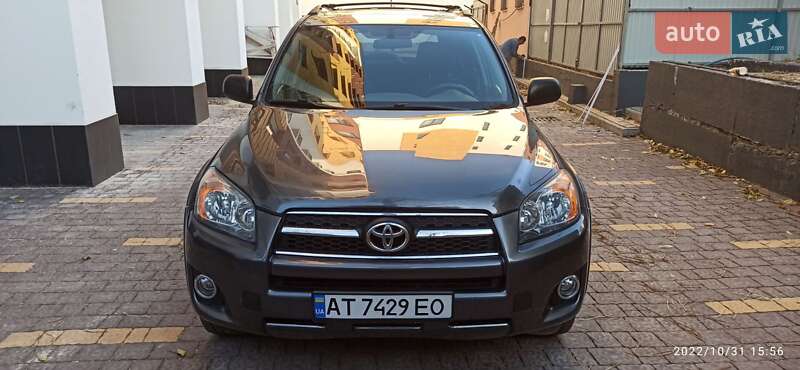 Внедорожник / Кроссовер Toyota RAV4 2012 в Ивано-Франковске