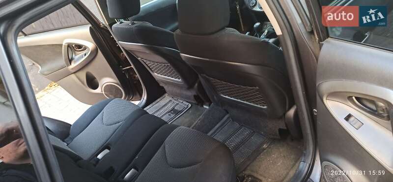 Внедорожник / Кроссовер Toyota RAV4 2012 в Ивано-Франковске