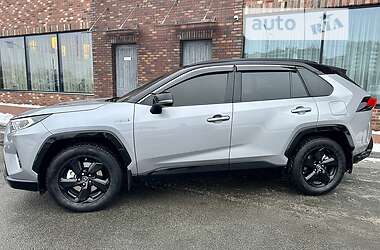 Внедорожник / Кроссовер Toyota RAV4 2019 в Киеве