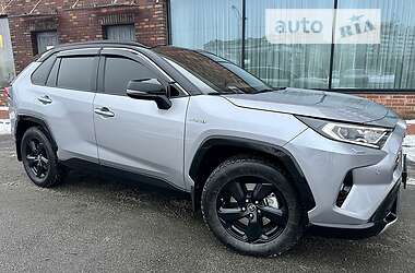 Внедорожник / Кроссовер Toyota RAV4 2019 в Киеве