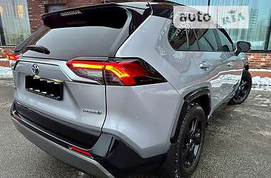 Внедорожник / Кроссовер Toyota RAV4 2019 в Киеве