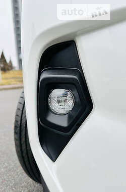Позашляховик / Кросовер Toyota RAV4 2022 в 
