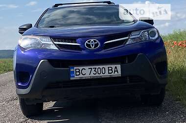 Позашляховик / Кросовер Toyota RAV4 2015 в Львові