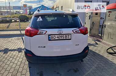 Позашляховик / Кросовер Toyota RAV4 2015 в Мукачевому