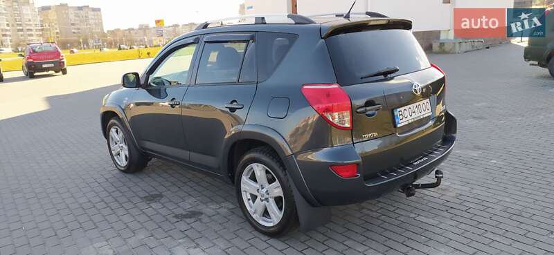 Позашляховик / Кросовер Toyota RAV4 2006 в Львові