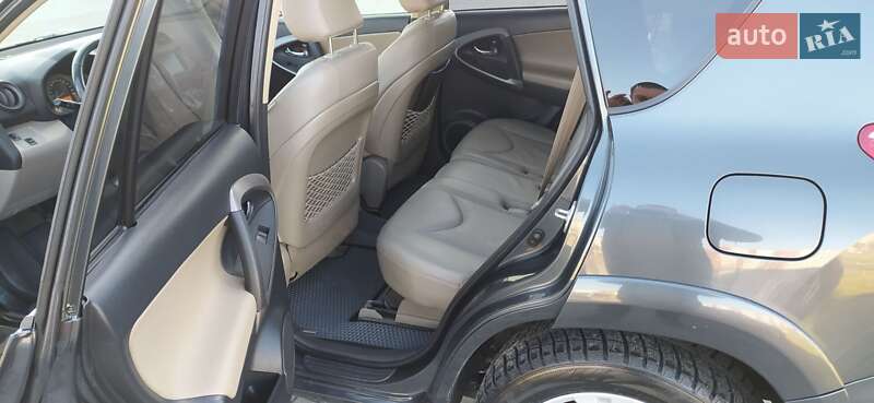 Позашляховик / Кросовер Toyota RAV4 2006 в Львові