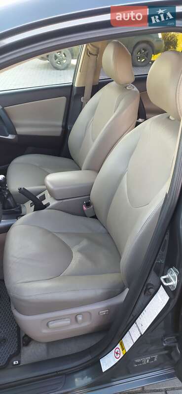 Позашляховик / Кросовер Toyota RAV4 2006 в Львові