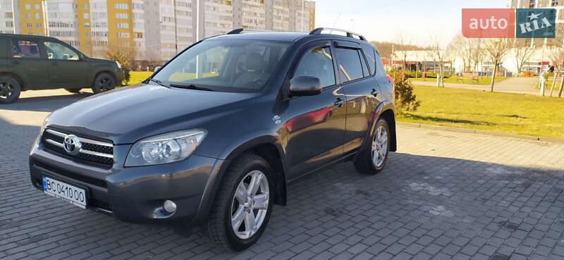 Позашляховик / Кросовер Toyota RAV4 2006 в Львові