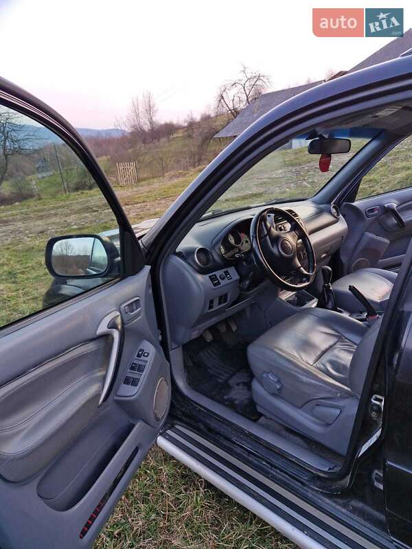 Позашляховик / Кросовер Toyota RAV4 2003 в Іршаві