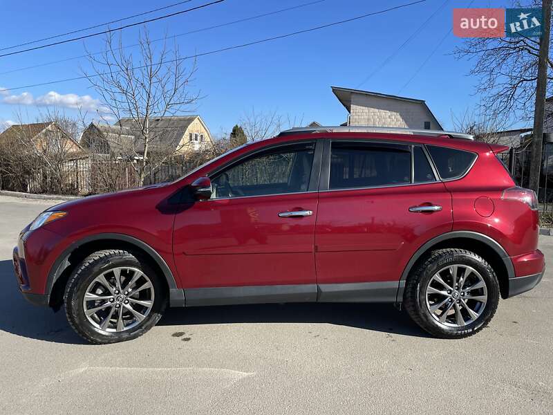 Внедорожник / Кроссовер Toyota RAV4 2017 в Киеве