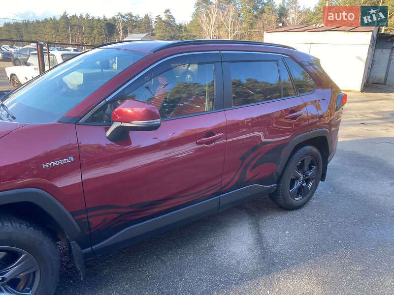 Внедорожник / Кроссовер Toyota RAV4 2019 в Киеве