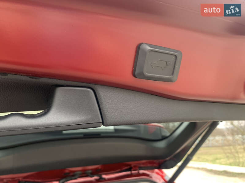 Внедорожник / Кроссовер Toyota RAV4 2019 в Новой Водолаге фото 15 Внедорожник / Кроссовер Toyota RAV4 2019 в Новой Водолаге