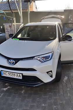 Внедорожник / Кроссовер Toyota RAV4 2018 в Владимир-Волынском