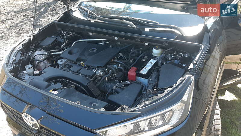 Внедорожник / Кроссовер Toyota RAV4 2020 в Ровно