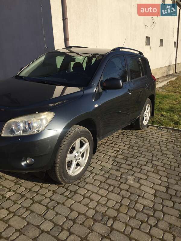 Внедорожник / Кроссовер Toyota RAV4 2006 в Трускавце