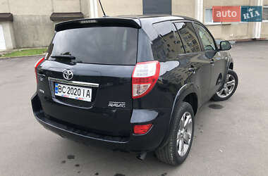 Внедорожник / Кроссовер Toyota RAV4 2010 в Новояворовске