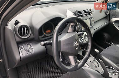 Позашляховик / Кросовер Toyota RAV4 2010 в 
