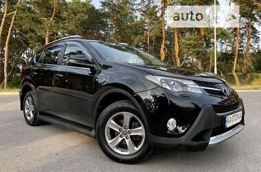 Внедорожник / Кроссовер Toyota RAV4 2015 в 